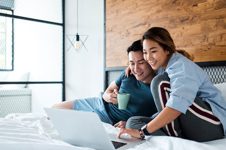 Couple applying for a mortgage